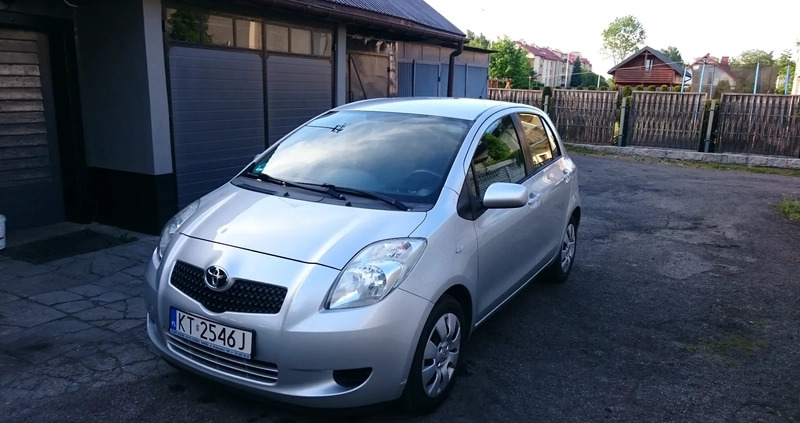 Toyota Yaris cena 15800 przebieg: 215700, rok produkcji 2006 z Tarnów małe 781